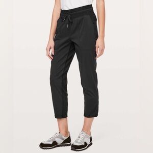 Lululemon sz 6 Black Dance Studio Jogger Crop Pants Drawstring Casual great cond